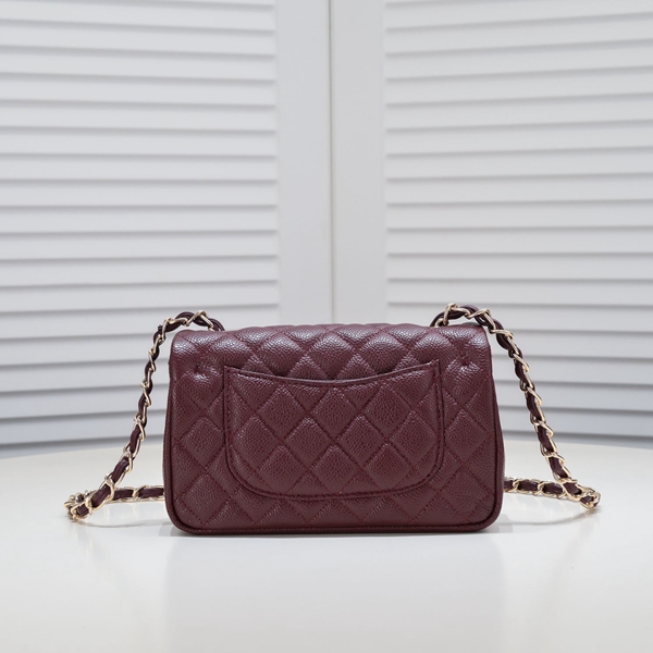 シャネルバッグ側面デザイン